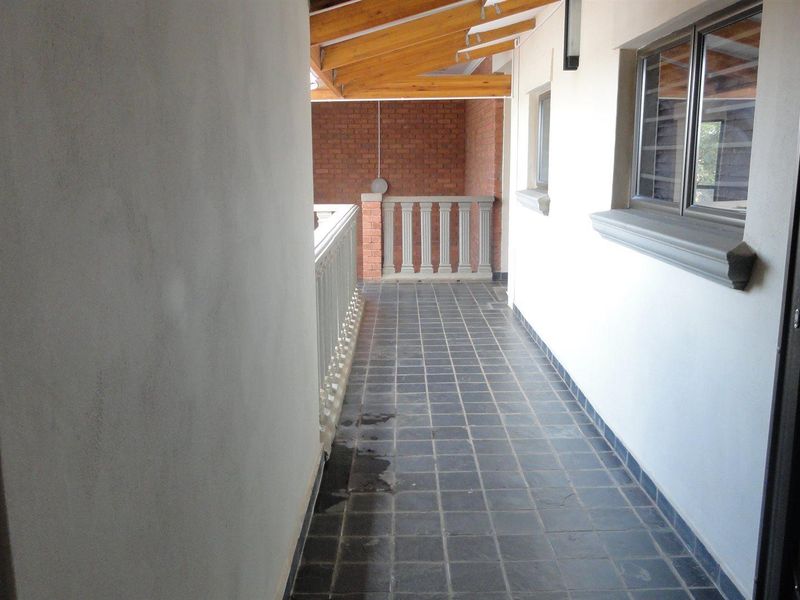 Very neat one - 1 bedroom flat for sale in Potchefstroom - Photo 2