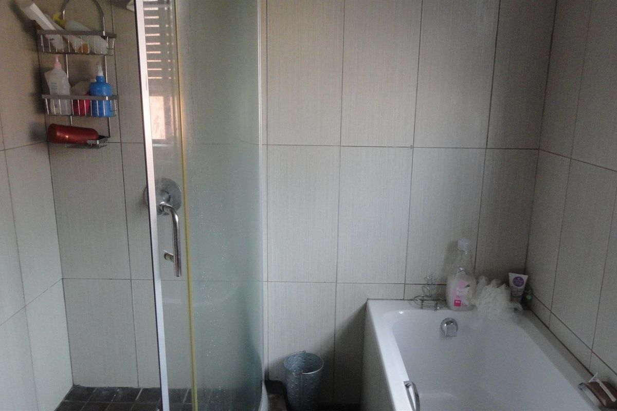 Very neat one - 1 bedroom flat for sale in Potchefstroom - Photo 5