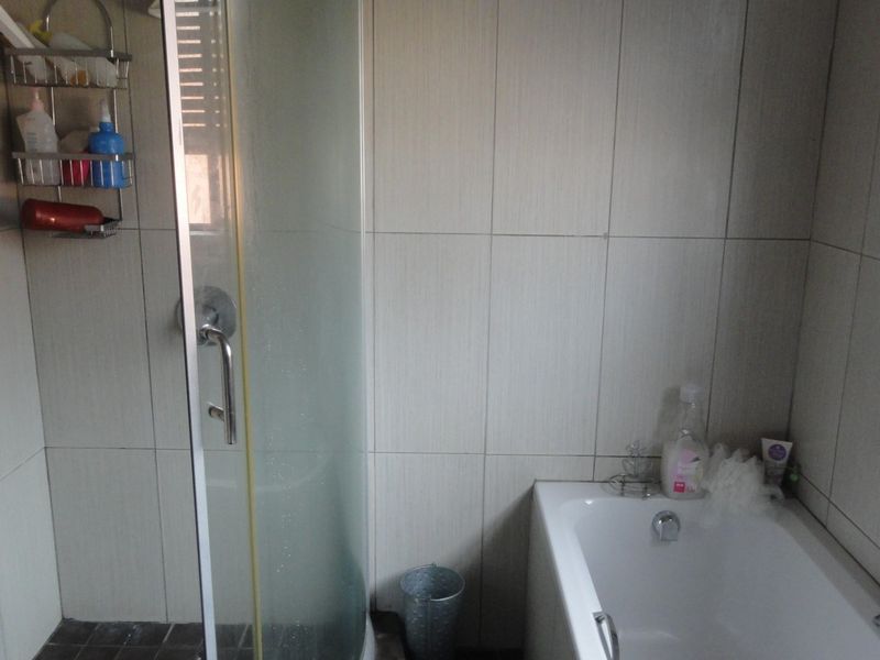 Very neat one - 1 bedroom flat for sale in Potchefstroom - Photo 10