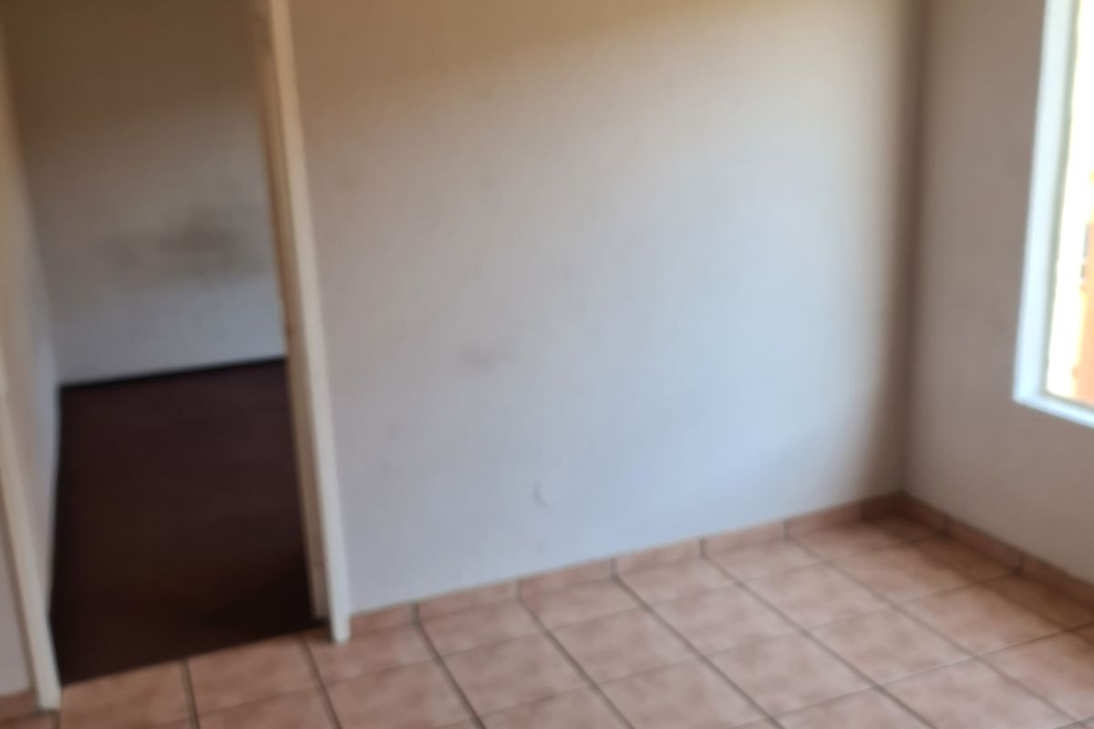Beautiful modern student unit for sale - Photo 2