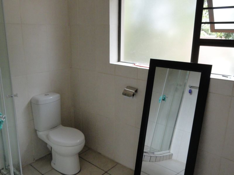 Ruim een slaapkamer woonstel te koop - Potchefstroom - Photo 8