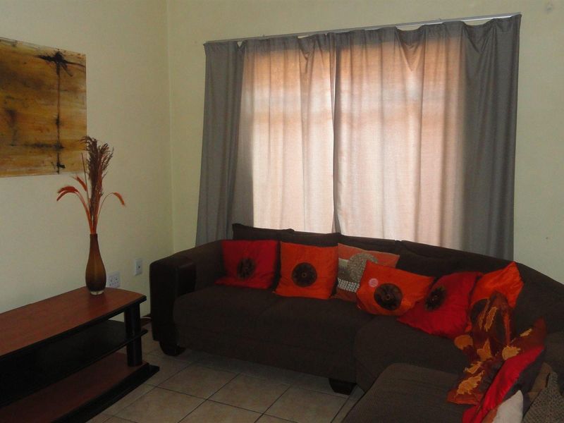 Two- bedroom apartment for sale - Potchefstroom - Photo 3