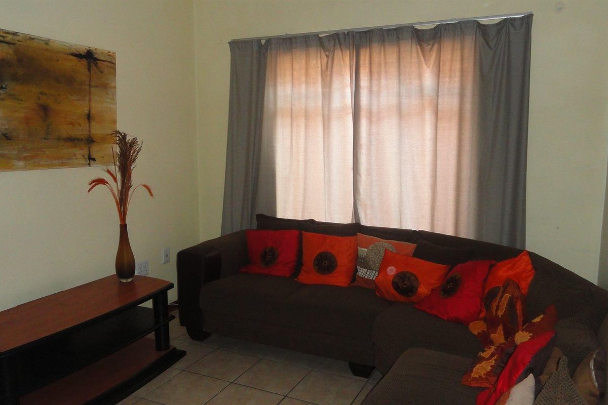Two- bedroom apartment for sale - Potchefstroom - Photo 3