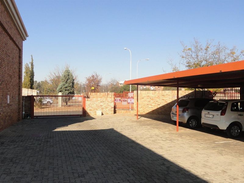 Two- bedroom apartment for sale - Potchefstroom - Photo 2