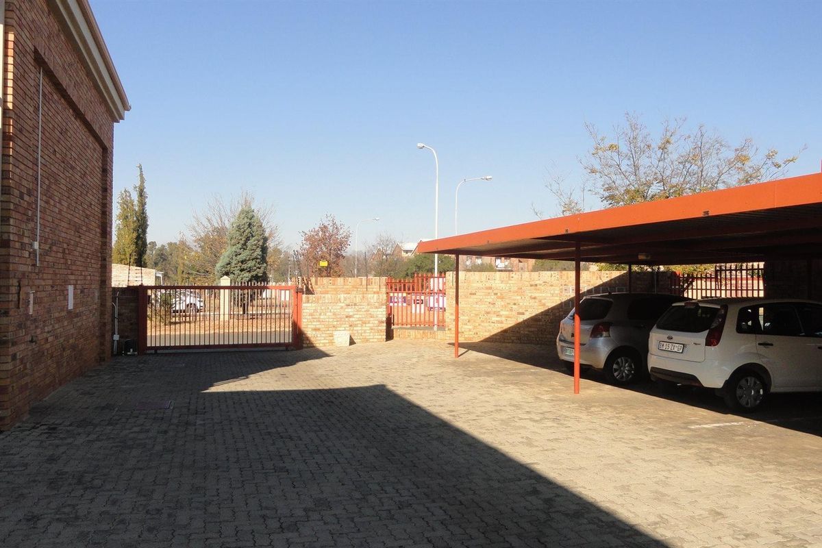 Two- bedroom apartment for sale - Potchefstroom - Photo 2