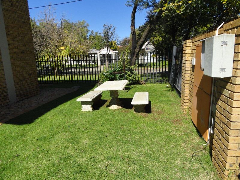One -  Bedroom Flat-Die Bult-Potchefstroom for Sale - Photo 4