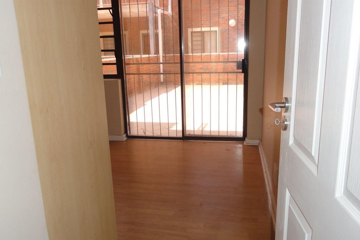 One - Bedroom Apartment / Flat for Sale at Die Bult - Potchefstroom - Photo 5