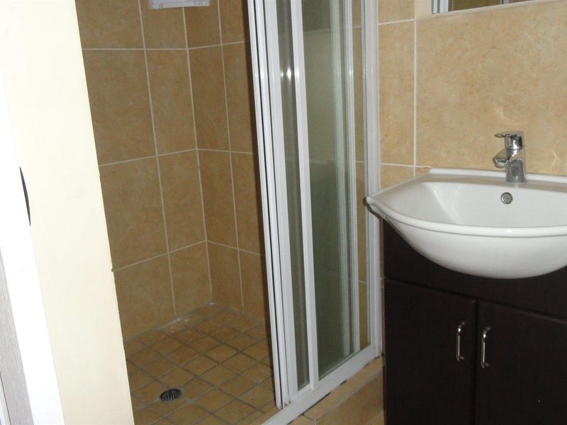 One - Bedroom Apartment / Flat for Sale at Die Bult - Potchefstroom - Photo 4