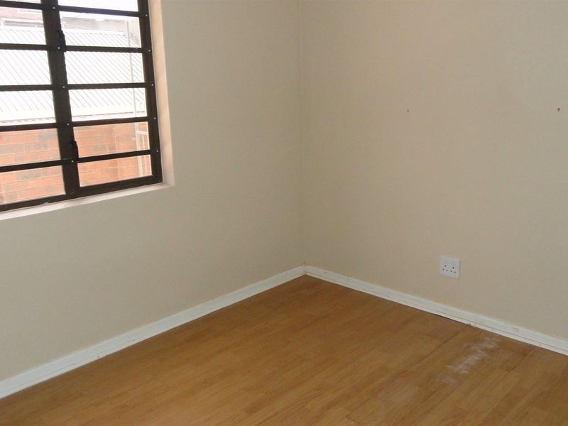 One - Bedroom Apartment / Flat for Sale at Die Bult - Potchefstroom - Photo 3
