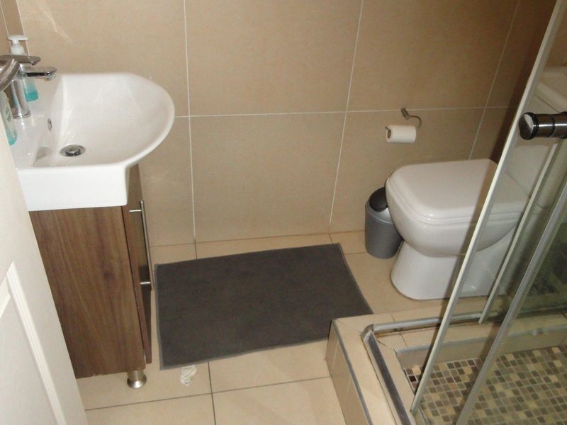 Modern two bedroom close to NWU- Excellent investment - Photo 4