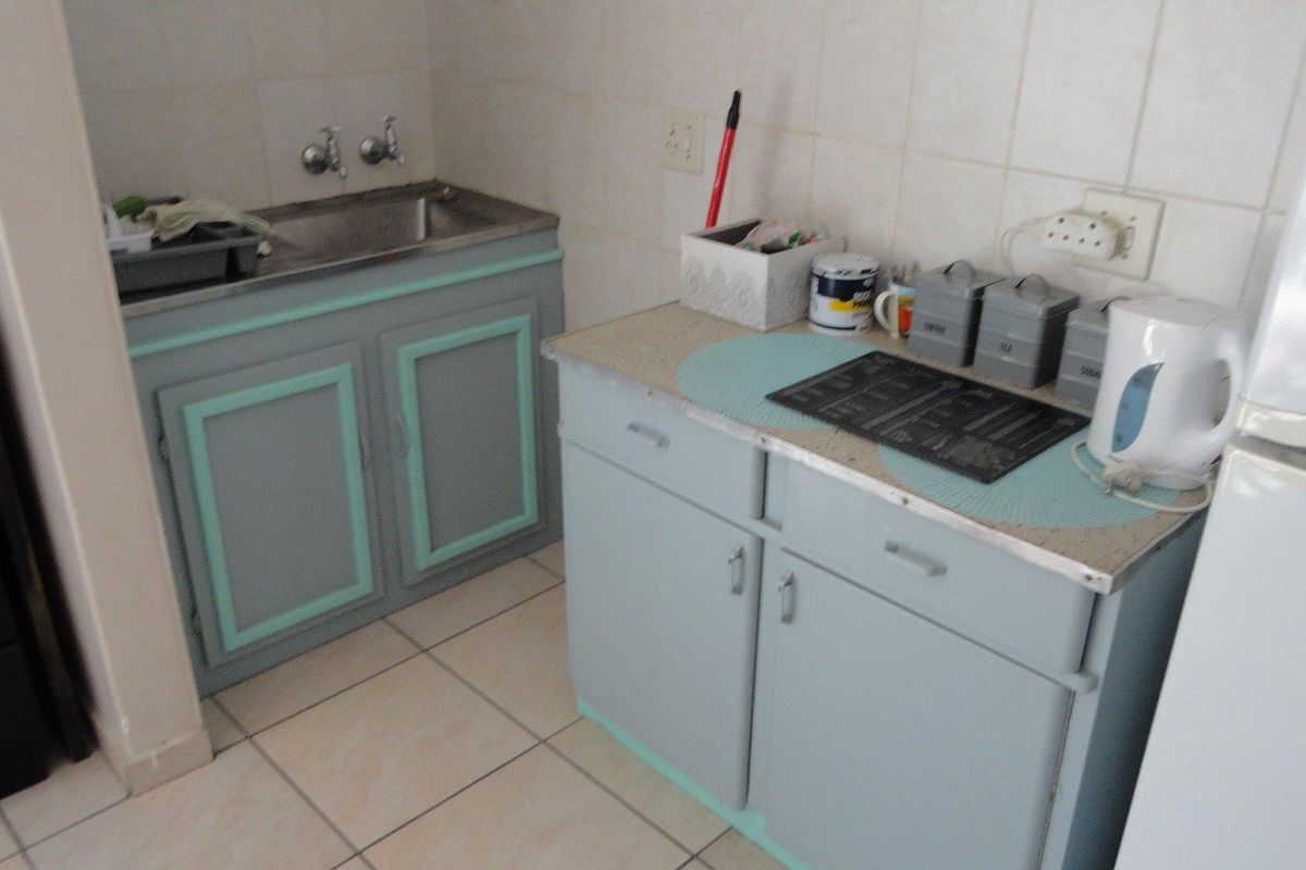 Amazing property  - a beautiful family home near Volkskool - Photo 5
