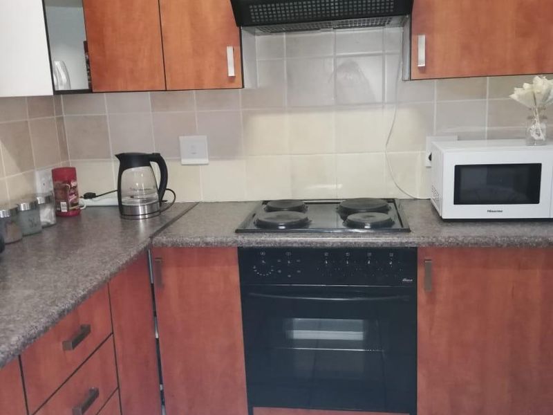 Secure and spacious two-bedroom duplex apartment/flat for sale. - Photo 2