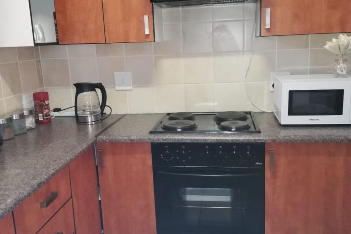 Secure and spacious two-bedroom duplex apartment/flat for sale. - Photo 2