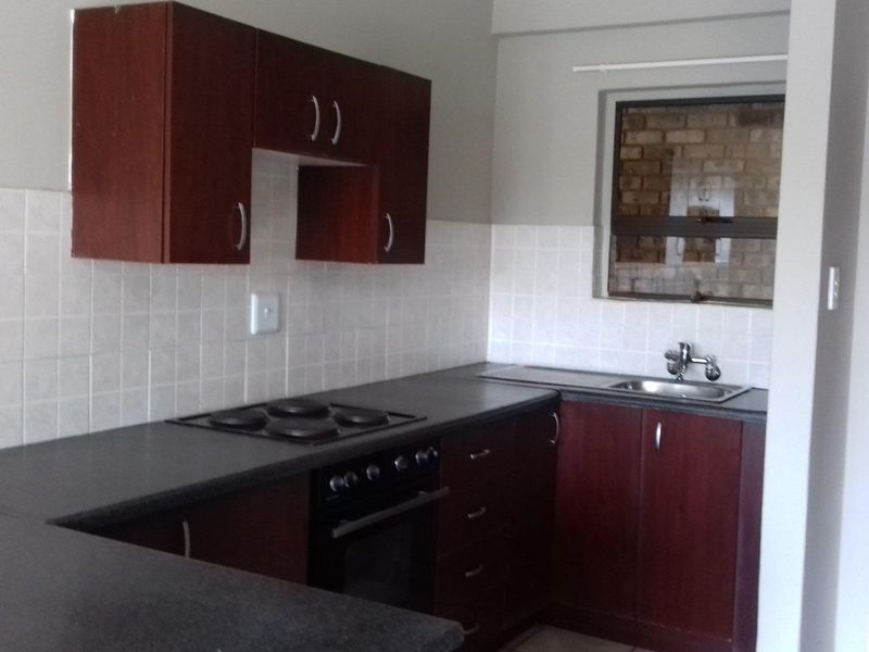 Spacious two-bedroom apartment close to Potchefstroom Central Business District for sale - Photo 3