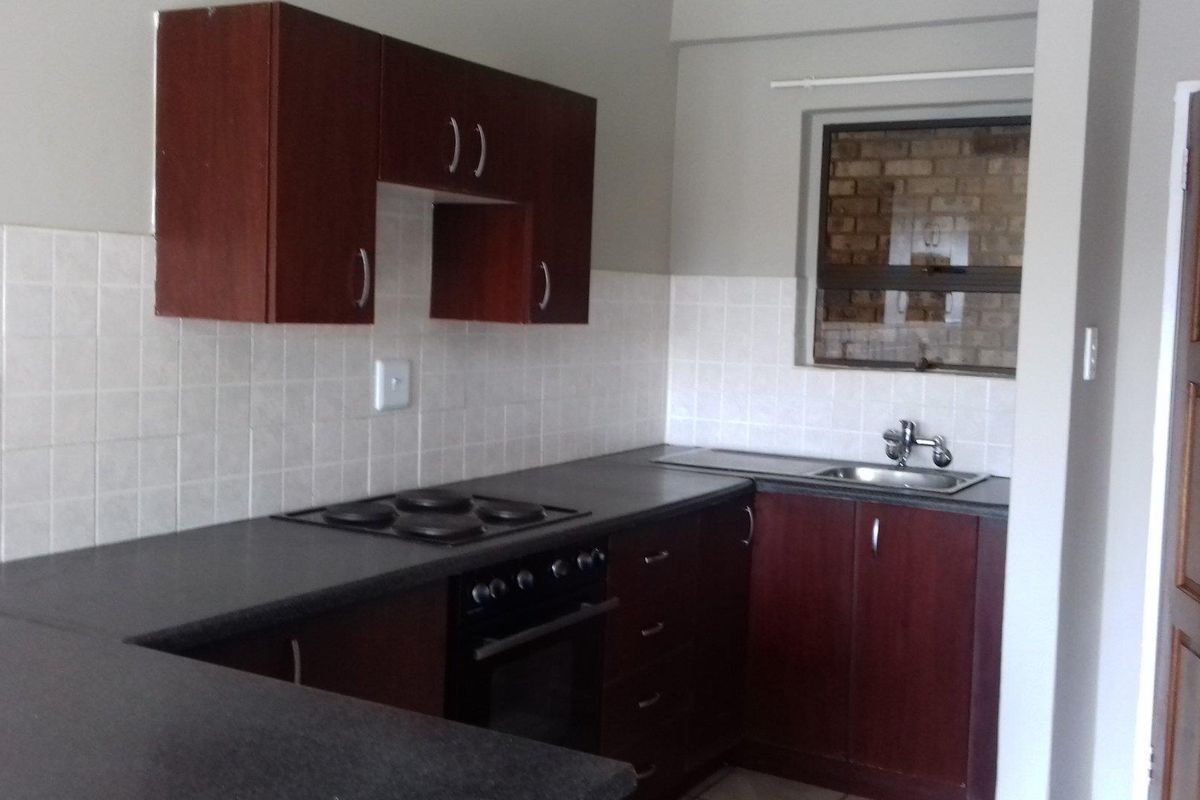 Spacious two-bedroom apartment close to Potchefstroom Central Business District for sale - Photo 3