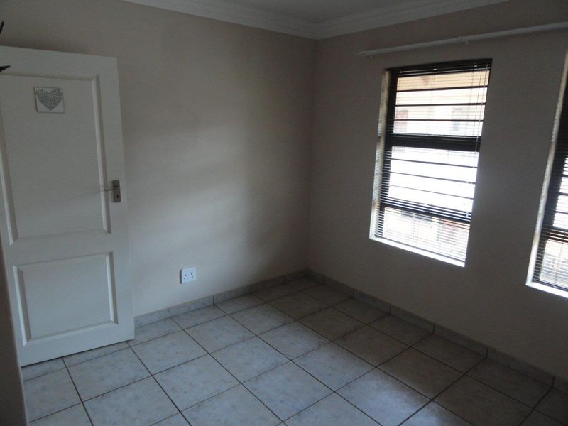 Excellent Buy- Upmarket Student apartment near the Northwest University for sale - Photo 7