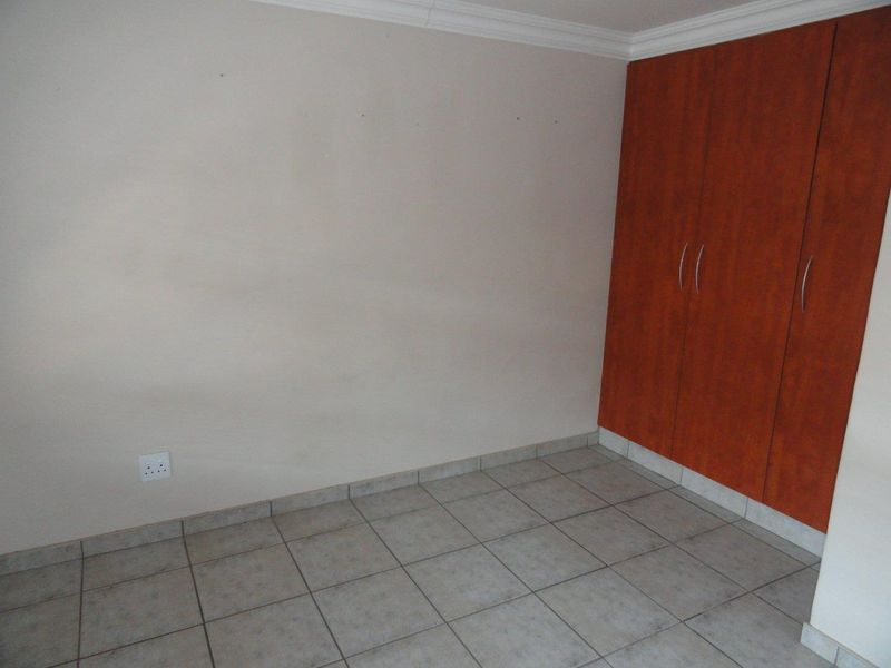 Excellent Buy- Upmarket Student apartment near the Northwest University for sale - Photo 5