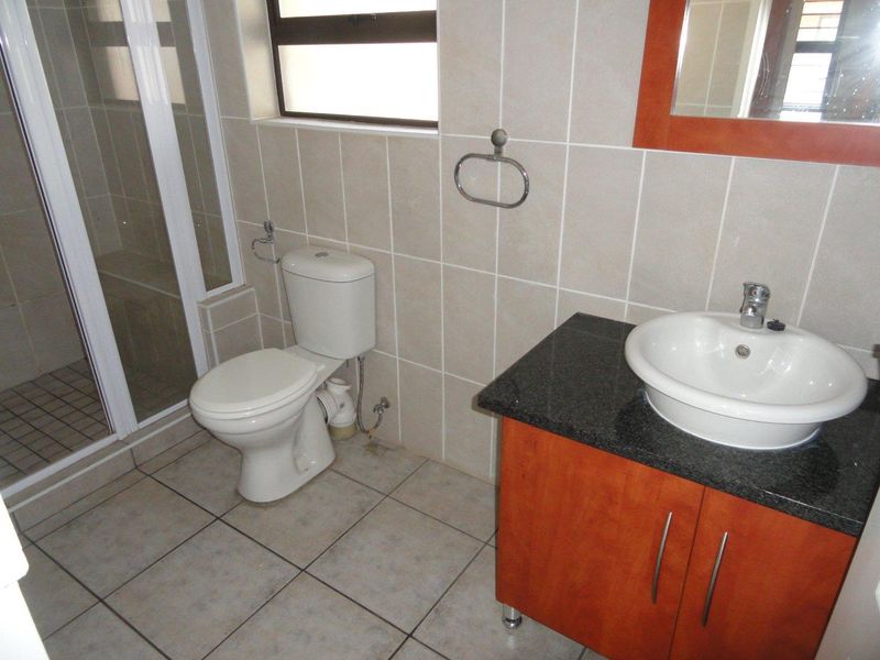 Excellent Buy- Upmarket Student apartment near the Northwest University for sale - Photo 4
