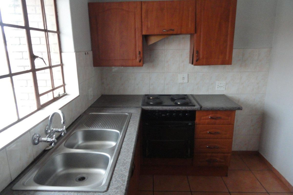 Modern two-bedroom apartment for sale - Potchefstroom - Photo 2