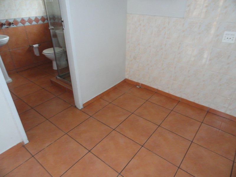 Modern two-bedroom apartment for sale - Potchefstroom - Photo 3