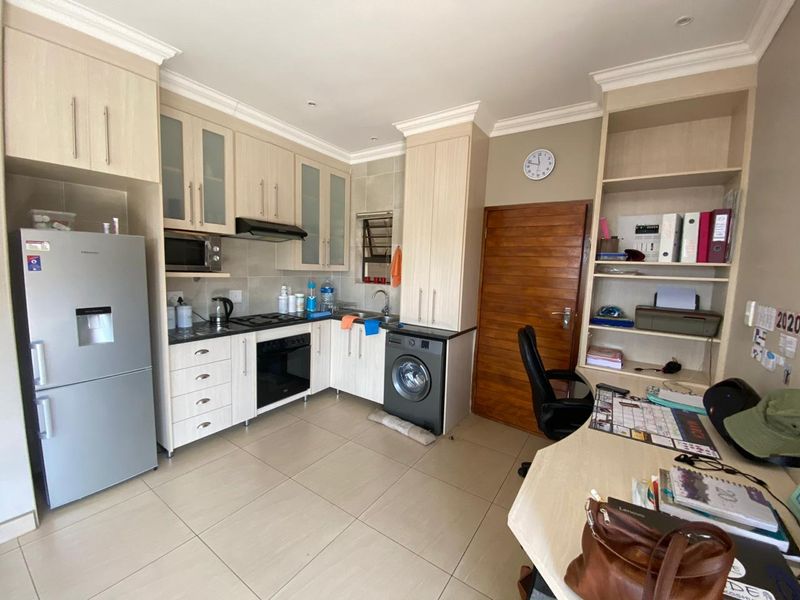 One- Bedroom Apartment / Flat for Sale In Die Bult - Photo 3