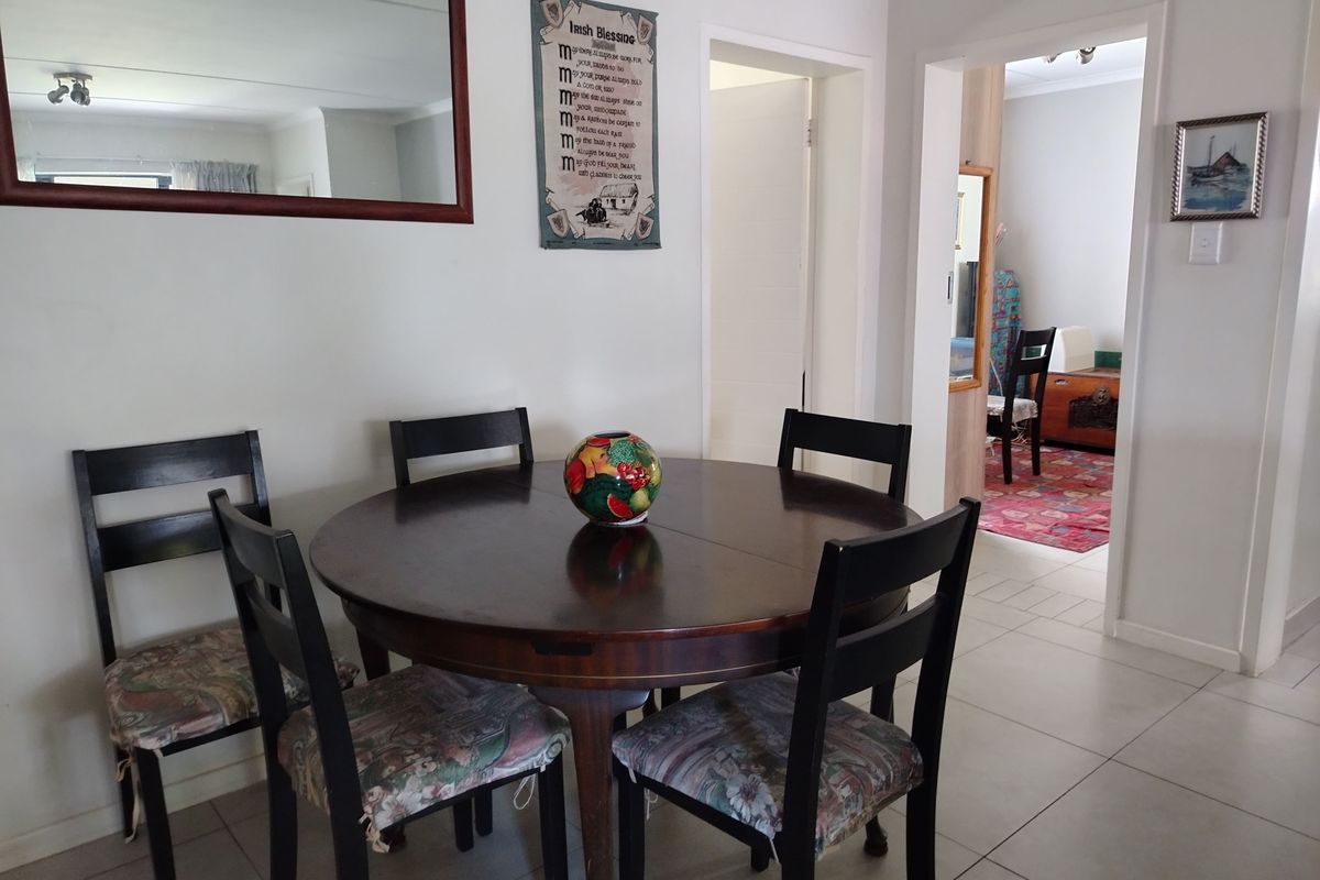 Modern Comfort Meets Easy Living - Photo 5