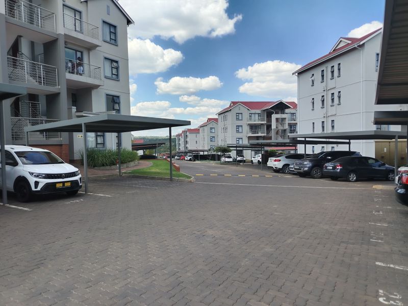 Modern Comfort Meets Easy Living - Photo 2