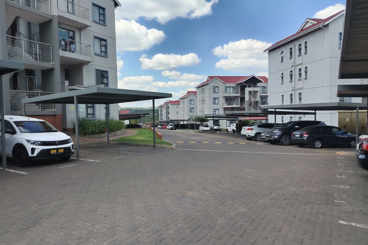 Modern Comfort Meets Easy Living - Photo 2