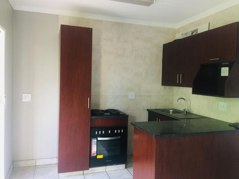 Everything You Need. All Right Here. - Photo 2