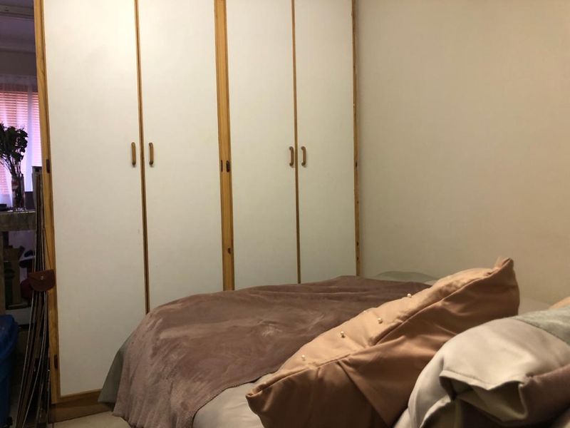 A neat and cozy bachelor's apartment - Photo 5