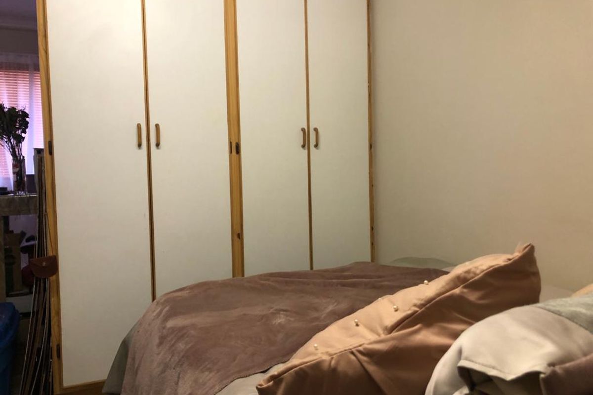 A neat and cozy bachelor's apartment - Photo 5