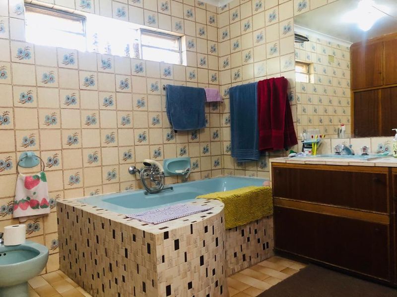 Prime position - spacious stand - Photo 8