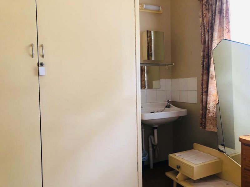 Prime position - spacious stand - Photo 10