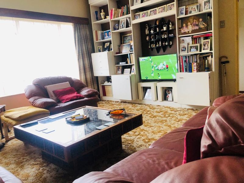 Prime position - spacious stand - Photo 2