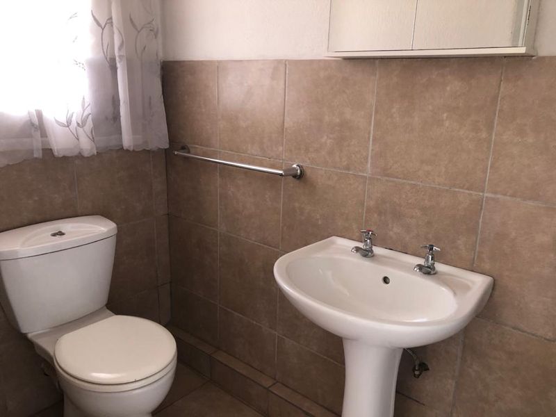 Generously-szied apartment - Photo 7