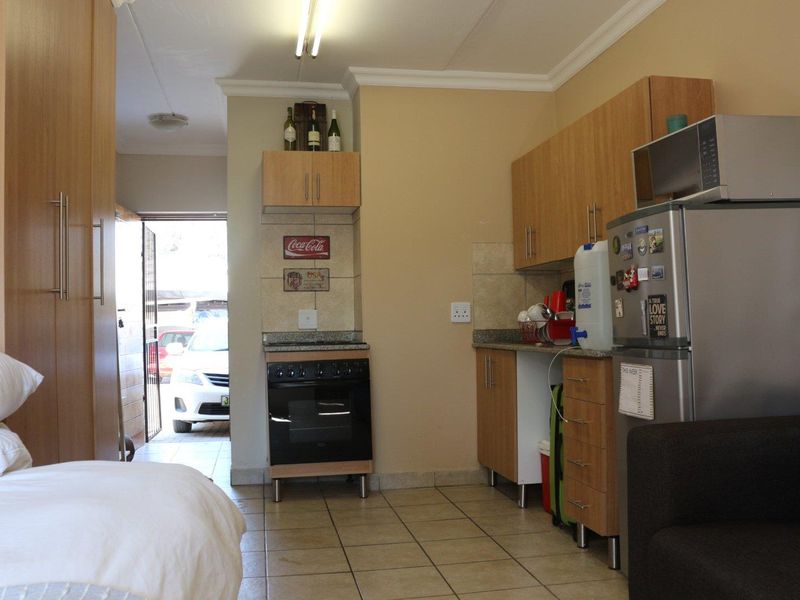 A very special bachelor's apartment - Photo 3