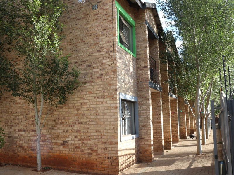 A very special bachelor's apartment - Photo 9