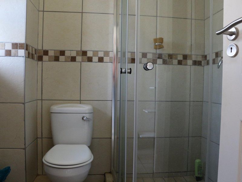 A very special bachelor's apartment - Photo 7