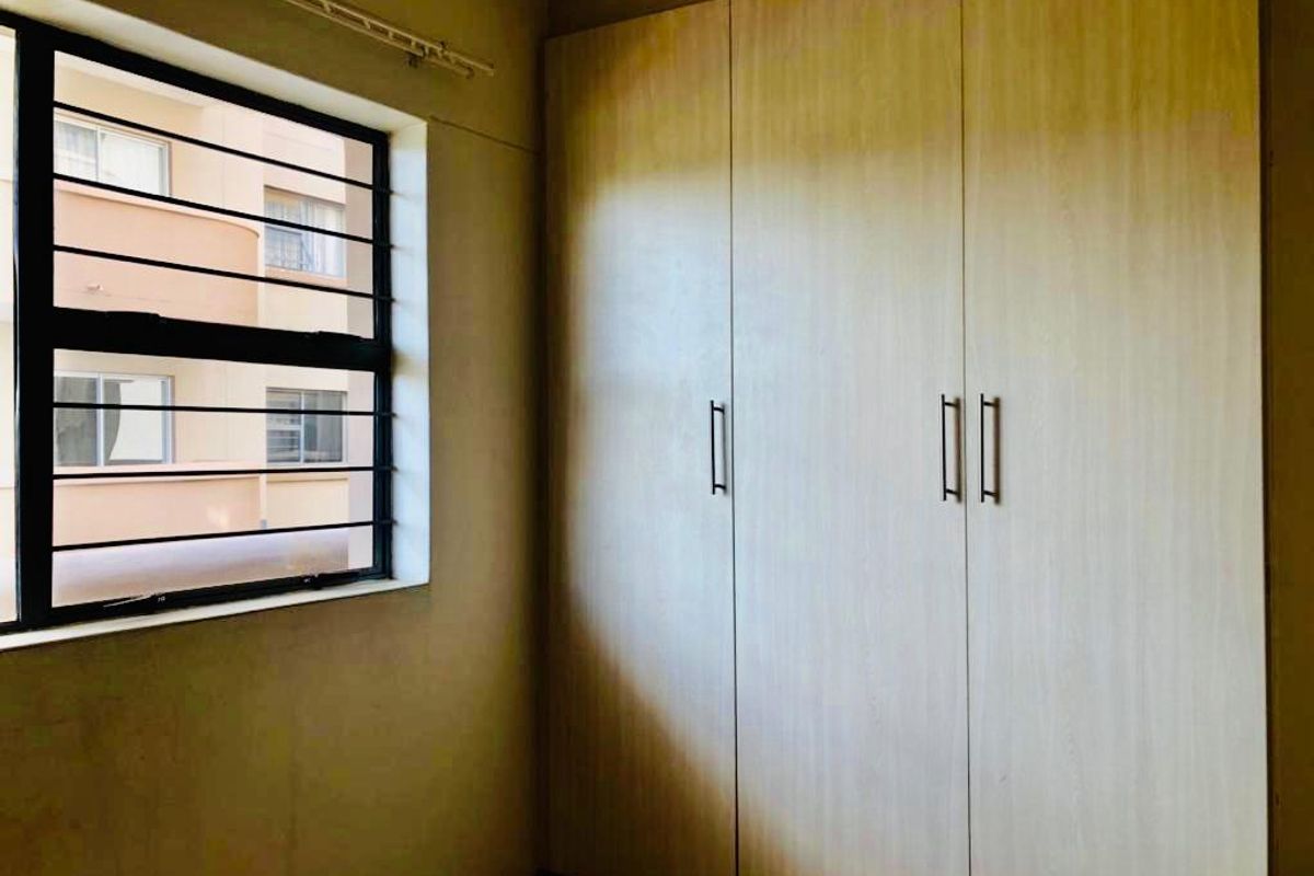 Apartment living at it's best - Photo 4