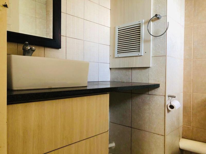 Apartment living at it's best - Photo 7