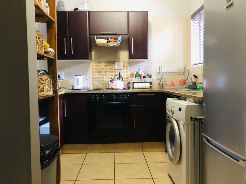 Modern apartment living! - Photo 6