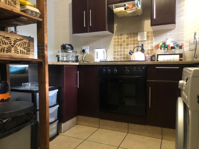 Modern apartment living! - Photo 7