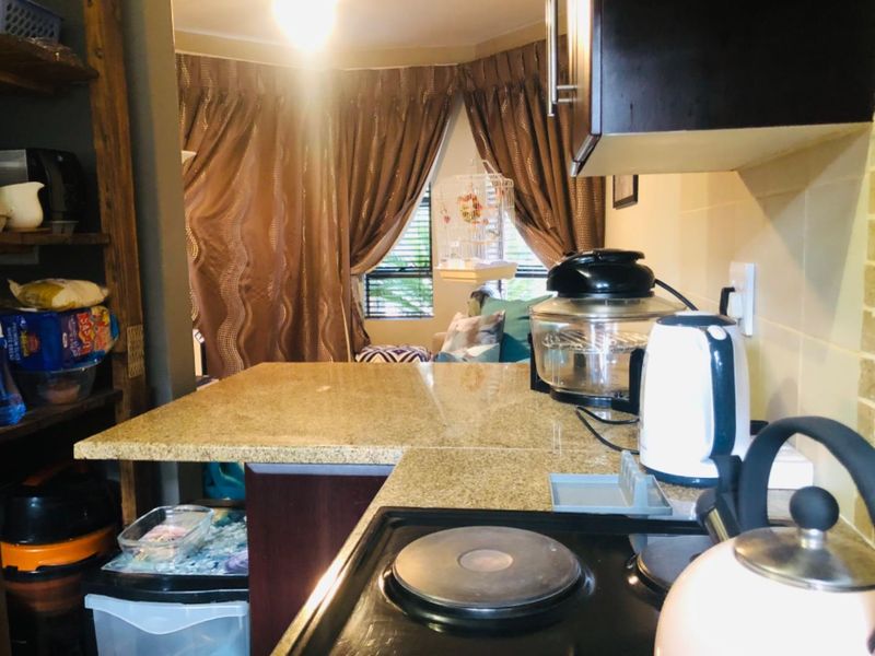 Modern apartment living! - Photo 8