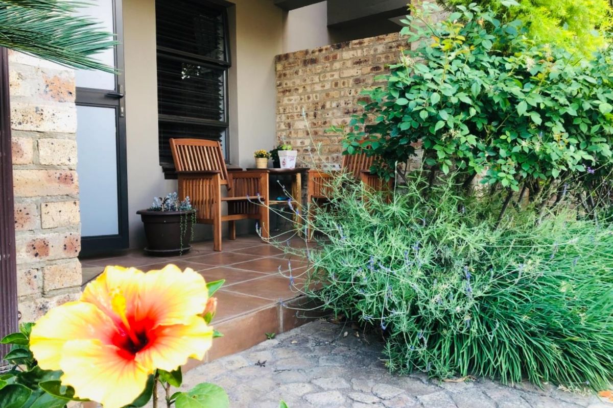 Modern apartment living! - Photo 2