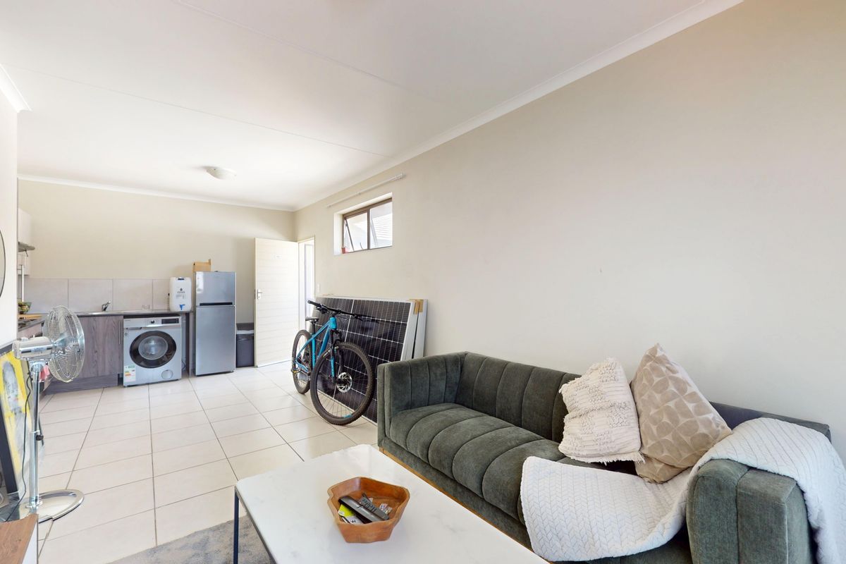 **Discover Your Dream Home in Brentwood Park AH, Benoni!** - Photo 4