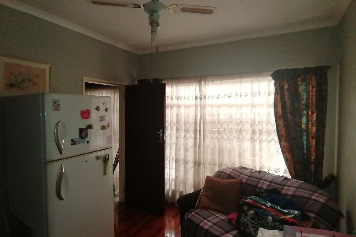 Stunning home in the heart of Florauna. - Photo 5