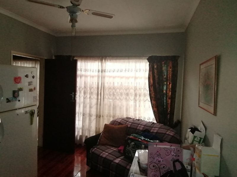 Stunning home in the heart of Florauna. - Photo 7