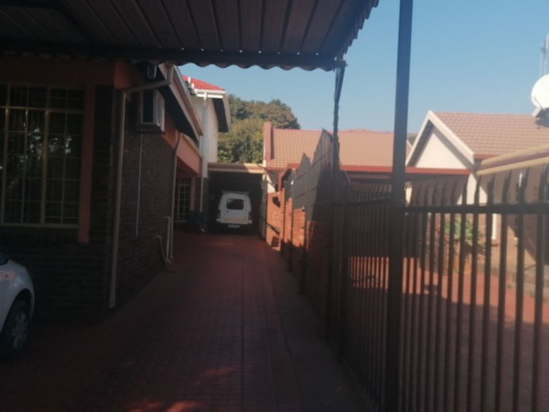 Stunning home in the heart of Florauna. - Photo 3