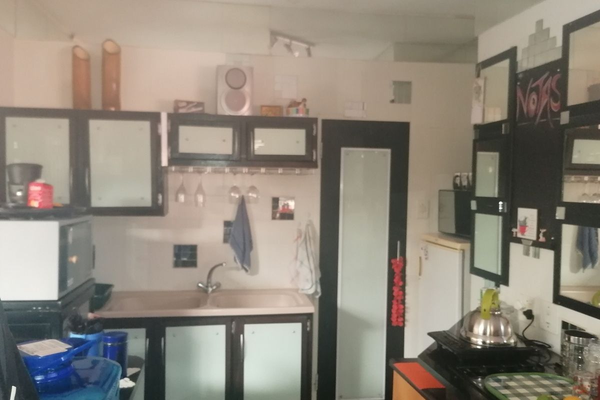 Stunning home in the heart of Florauna. - Photo 4