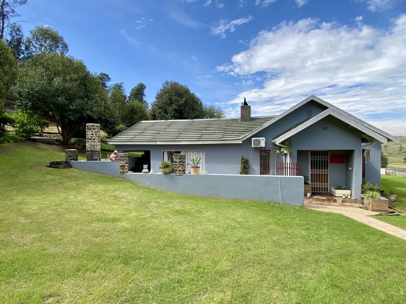 Spacious Four-Bedroom Family Home with Flatlet in Mooi River - Photo 2